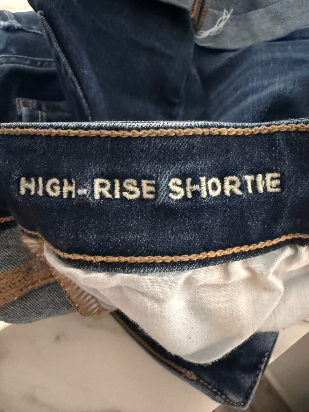 American Eagle High Rise Shortie Shorts Size 6 Dark Wash Cuffed Jean Shorts - Picture 10 of 10